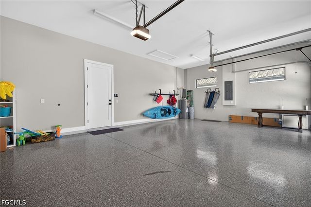 2002 SE 18th AVE, Cape Coral, FL 33990