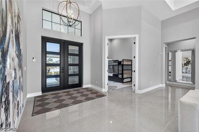 2002 SE 18th AVE, Cape Coral, FL 33990