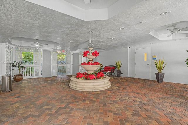 7000 SW 80th St 401, Miami, FL 33143