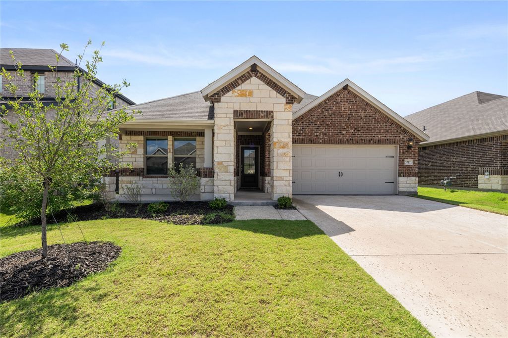 3712 Canyon Drive, Farmersville, TX 75442
