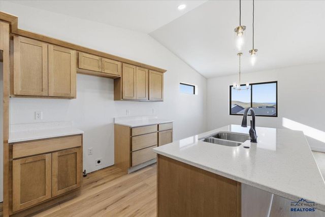 4811 PAPILLION DR, Rapid City, SD 57703