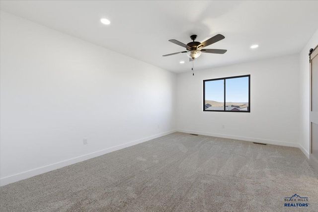 4811 PAPILLION DR, Rapid City, SD 57703