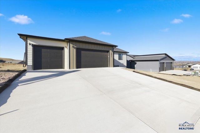 4811 PAPILLION DR, Rapid City, SD 57703