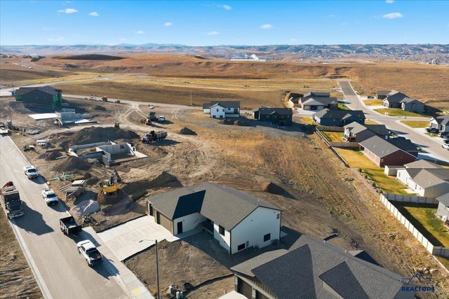 4811 PAPILLION DR, Rapid City, SD 57703