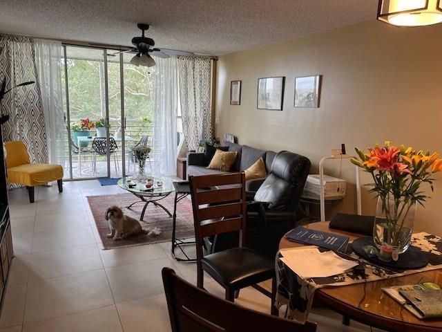 9330 Lagoon Place 406, Davie, FL 33324