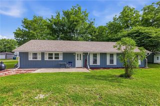 605 Pearl Street, East Lynne, MO 64743