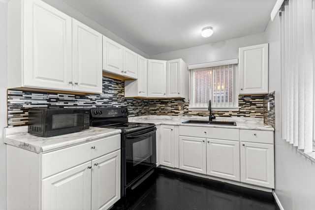 3735 W Buena Vista Street, Detroit, MI 48238