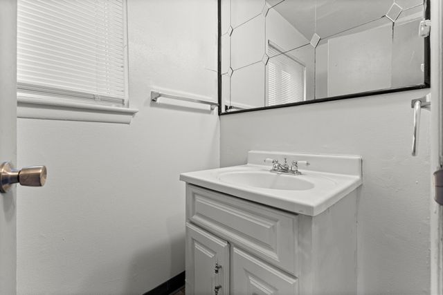 3735 W Buena Vista Street, Detroit, MI 48238