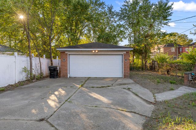 3735 W Buena Vista Street, Detroit, MI 48238