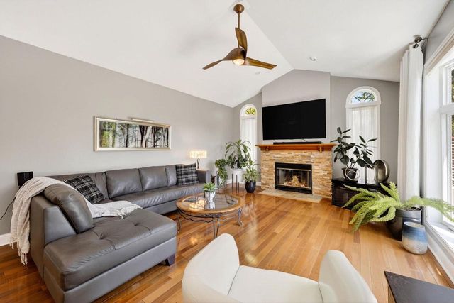 2729 Northwynde Passage, Sun Prairie, WI 53590