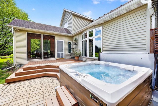 2729 Northwynde Passage, Sun Prairie, WI 53590