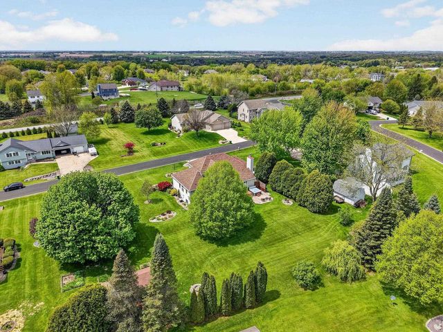 2729 Northwynde Passage, Sun Prairie, WI 53590