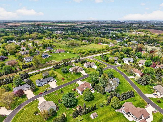 2729 Northwynde Passage, Sun Prairie, WI 53590