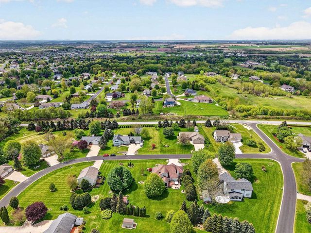 2729 Northwynde Passage, Sun Prairie, WI 53590