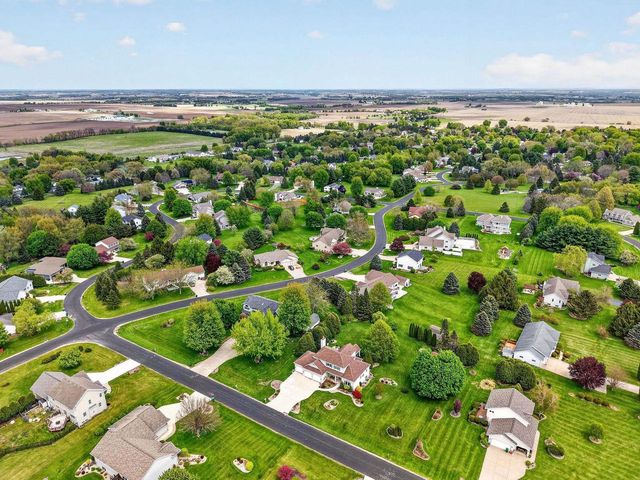 2729 Northwynde Passage, Sun Prairie, WI 53590