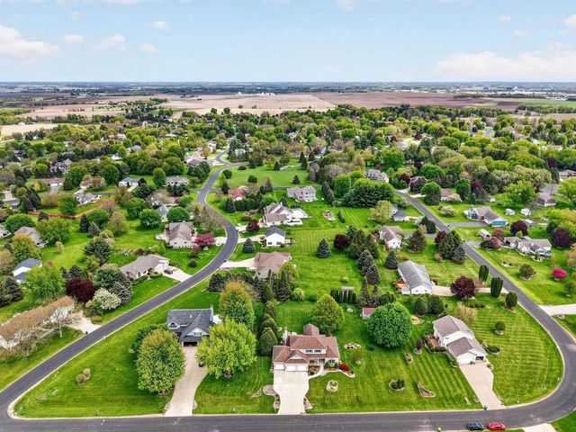 2729 Northwynde Passage, Sun Prairie, WI 53590
