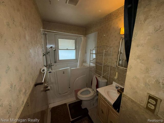 25845 Hayes Boulevard, Warren, MI 48089