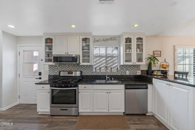 3233 Washington Place, Glendale, CA 91214