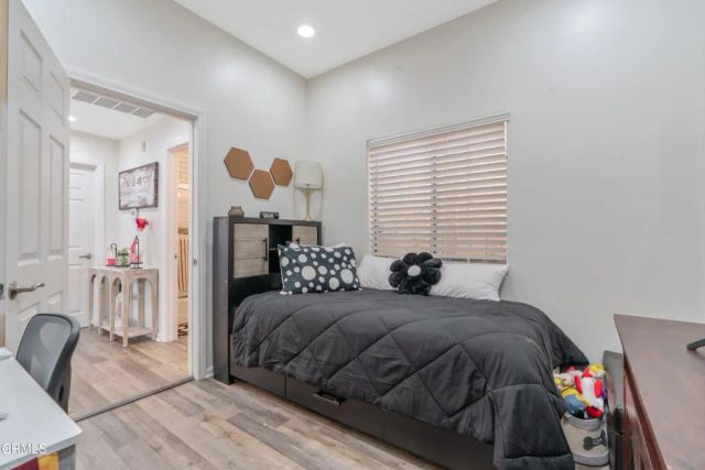 3233 Washington Place, Glendale, CA 91214