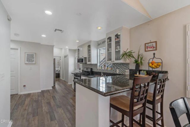 3233 Washington Place, Glendale, CA 91214