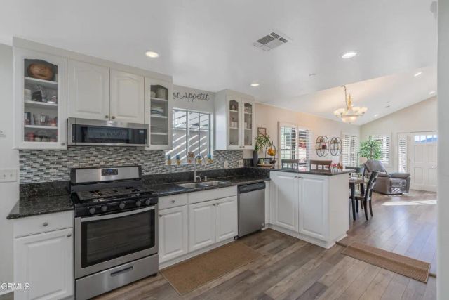 3233 Washington Place, Glendale, CA 91214