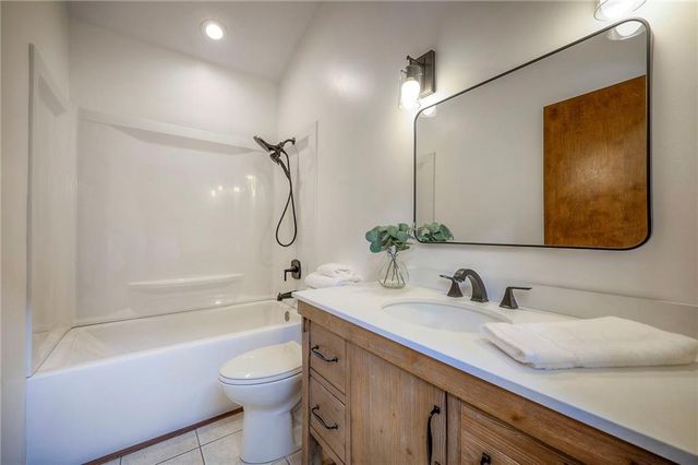 1606 Cypress Point Drive, Lawrence, KS 66047