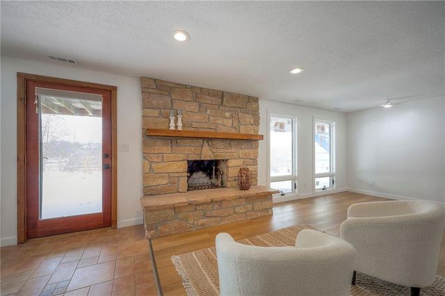 1606 Cypress Point Drive, Lawrence, KS 66047