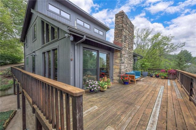 1606 Cypress Point Drive, Lawrence, KS 66047