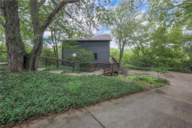 1606 Cypress Point Drive, Lawrence, KS 66047