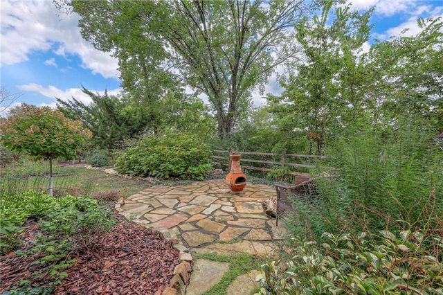 1606 Cypress Point Drive, Lawrence, KS 66047