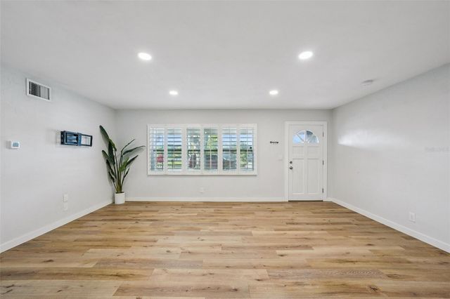 5995 44TH AVENUE N, St Petersburg, FL 33709