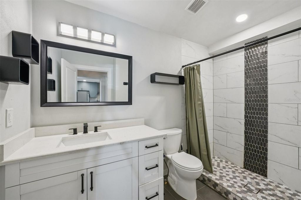 Image 15 of property listing at 5995 44TH AVENUE N, St Petersburg, FL 33709