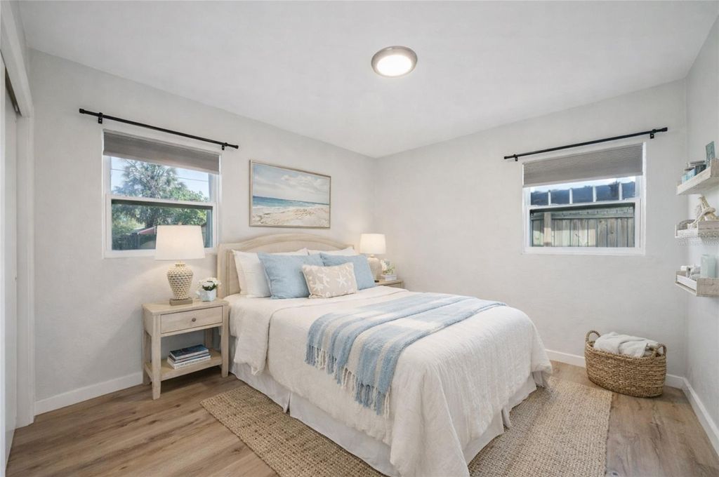 Image 18 of property listing at 5995 44TH AVENUE N, St Petersburg, FL 33709