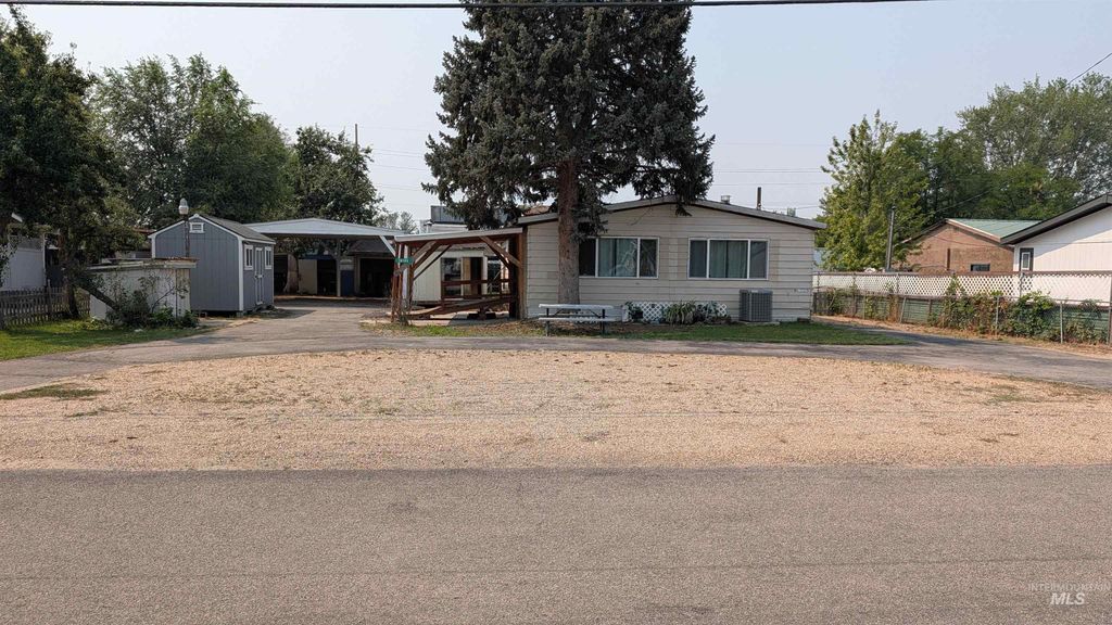 10165 W Claudia Rd, Boise, ID 83714 photo 2