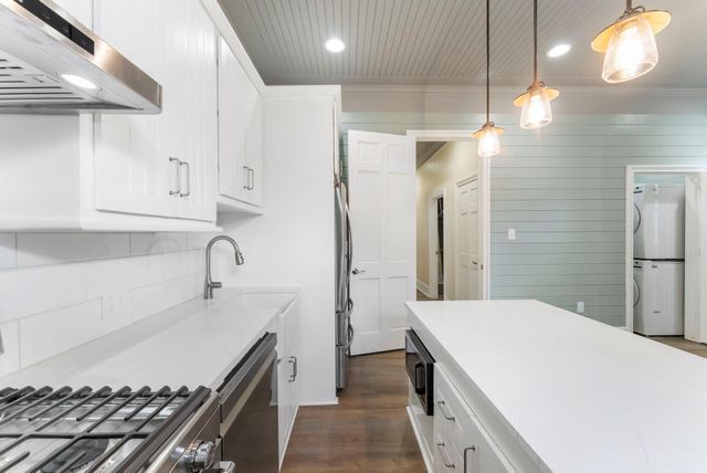 5036 Golden Forest Drive, Houston, TX 77091