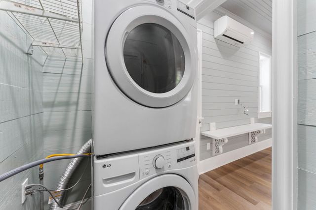 5036 Golden Forest Drive, Houston, TX 77091