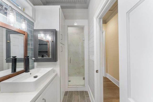 5036 Golden Forest Drive, Houston, TX 77091