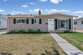 23112 Detour Street, Saint Clair Shores, MI 48082
