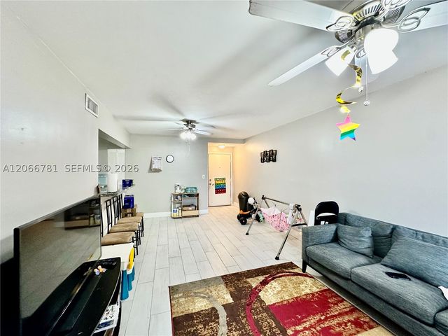 9427 Fontainebleau Blvd 102-34, Miami, FL 33172