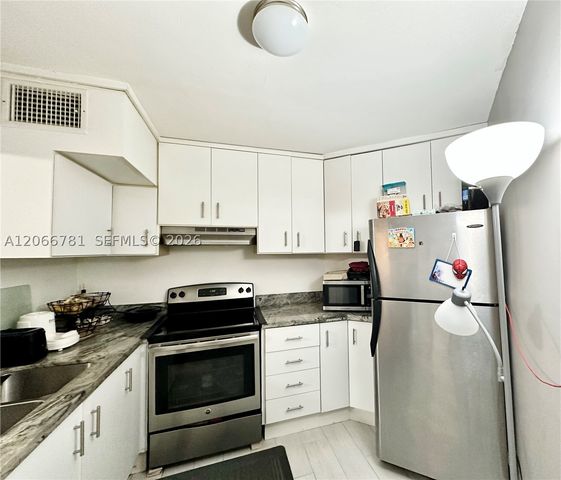 9427 Fontainebleau Blvd 102-34, Miami, FL 33172