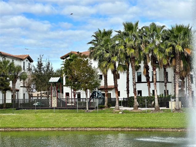 9427 Fontainebleau Blvd 102-34, Miami, FL 33172