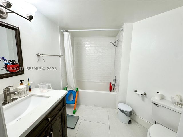 9427 Fontainebleau Blvd 102-34, Miami, FL 33172