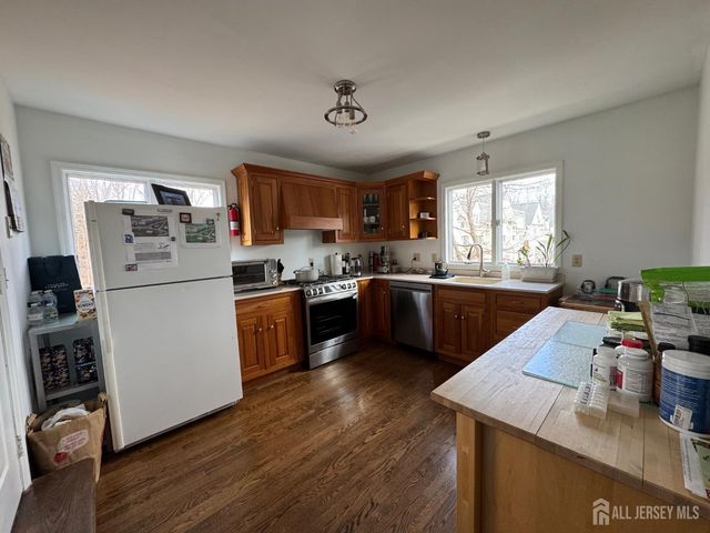 630 Valley Road, Long Hill, NJ 07933