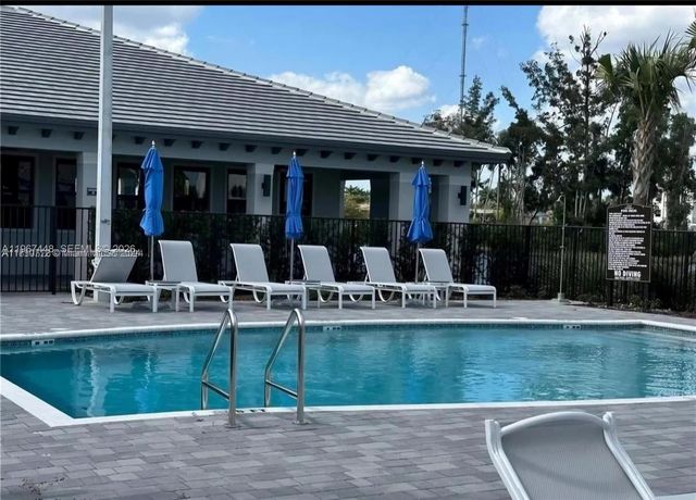 20366 NW 4th Path, Miami Gardens, FL 33169