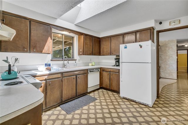 8841 Timber Loop SE, Olympia, WA 98513