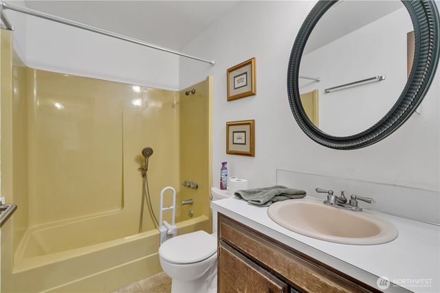 8841 Timber Loop SE, Olympia, WA 98513