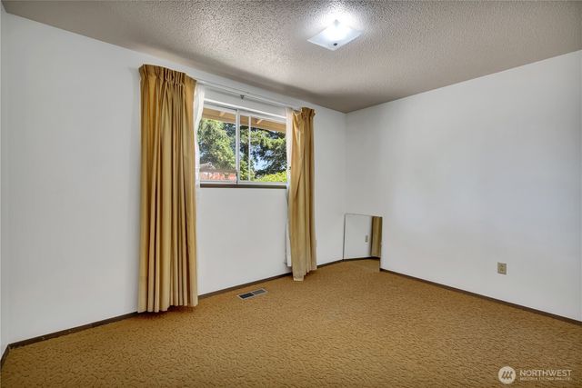 8841 Timber Loop SE, Olympia, WA 98513