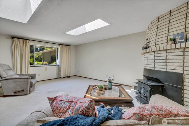 8841 Timber Loop SE, Olympia, WA 98513