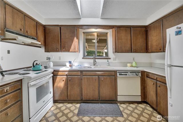 8841 Timber Loop SE, Olympia, WA 98513