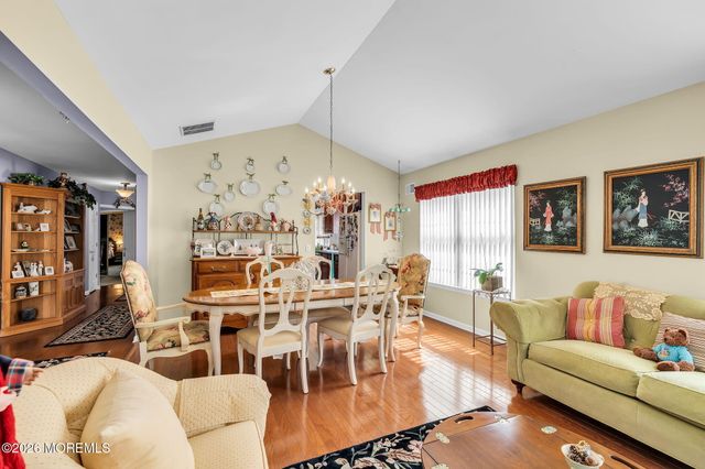 3 Wellington Lane, Lakewood, NJ 08701